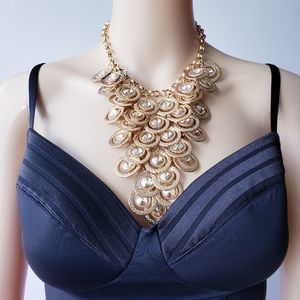 🤍🩵NEW! Champagne Glass Necklace ~20" gold-tone